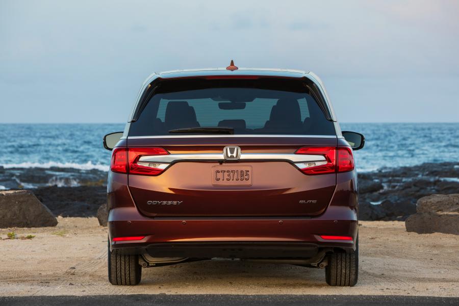  Honda Odyssey 2017 года  (фото 16 из 160)